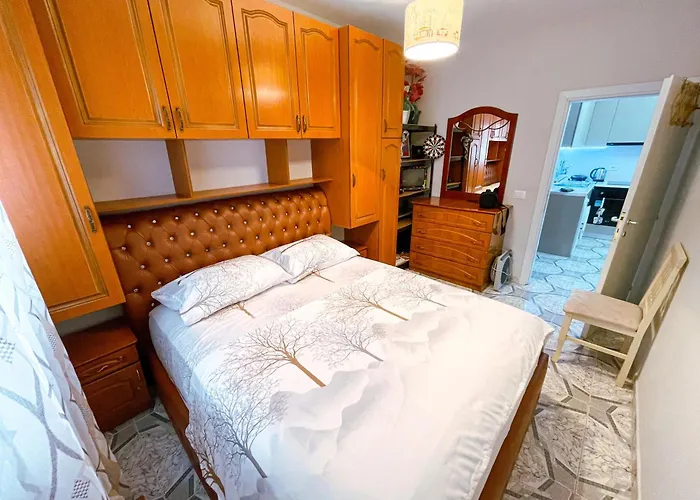 Near The Apartamento Durrës